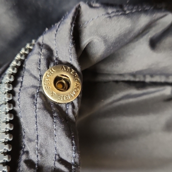 Abercrombie and Fitch vest - Picture 6 of 6